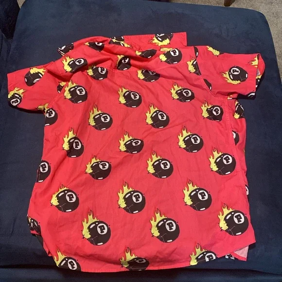 Large Button up - Picture 3 of 4